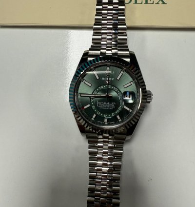 Rolex Sky-dweller 2023 White Gold And Steel Mint Green Dial Jubile Brazalet