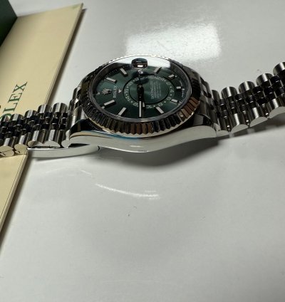 Rolex Sky-dweller 2023 White Gold And Steel Mint Green Dial Jubile Brazalet