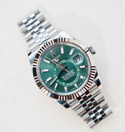 Rolex Sky-dweller 2024 Rolex Sky Dweller 42m Green Dial 336934