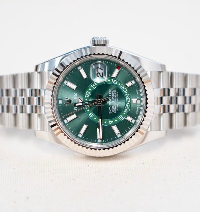 Rolex Sky-dweller 2024 Rolex Sky Dweller 42m Green Dial 336934