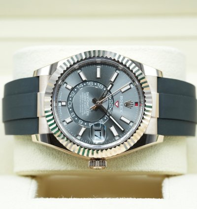 Rolex Sky-dweller 2024 Rose Gold Sky-dweller Oysterflex Rhodium Dial Unworn Box Papers 336235