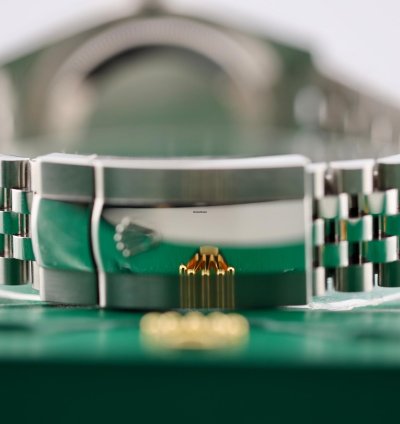 Rolex Sky-dweller 2024 Skydweller Stainless Steel Jubilee Bracelet Green Dial 336934