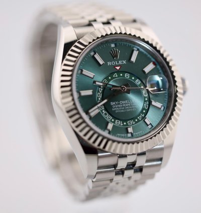Rolex Sky-dweller 2024 Skydweller Stainless Steel Jubilee Bracelet Green Dial 336934