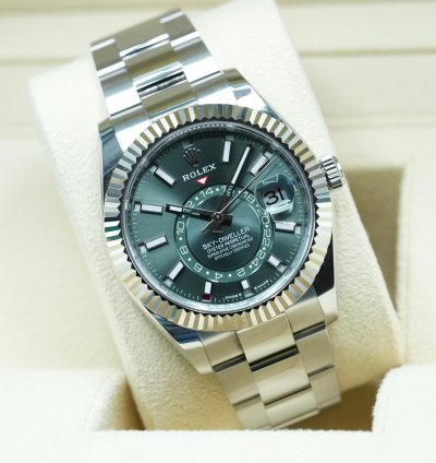 Rolex Sky-dweller 2024 Steel Sky-dweller Green Dial Unworn Box And Papers 336934