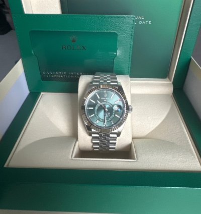 Rolex Sky-dweller 2025 Full Set Unworn