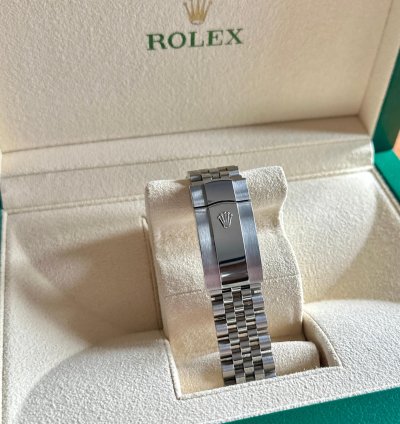 Rolex Sky-dweller 2025 Mint Green Sky-dweller On Jubilee - Complete - 336934
