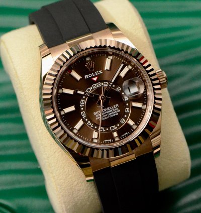 Rolex Sky-dweller 326235