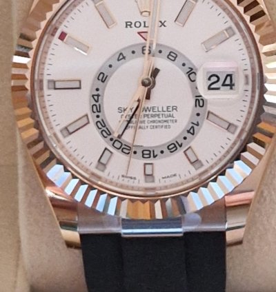 Rolex Sky-dweller 326235