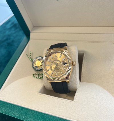 Rolex Sky-dweller 326238