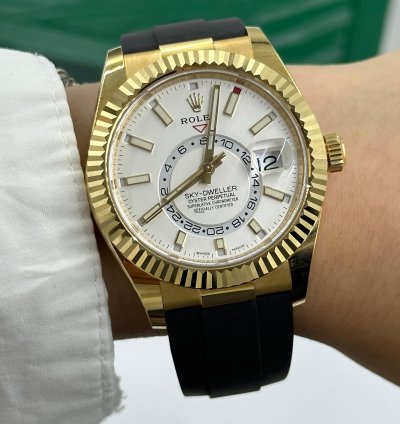 Rolex Sky-dweller 326238 White Dial Yellow Gold Oysterflex