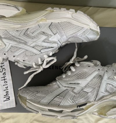 Last Drop Balenciaga Runner White Size 44 Brand New