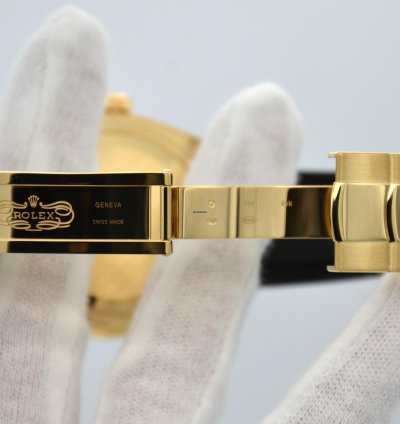 Rolex Sky-dweller 326238-0009
