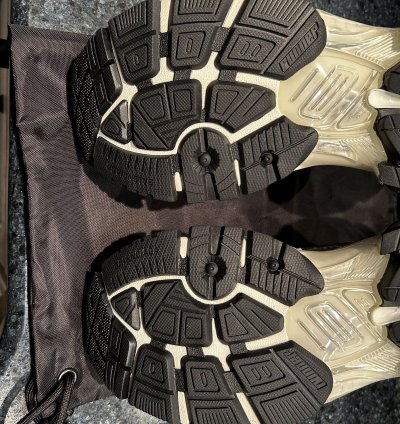 New Balenciaga Runner Track Tan White Size 42 9us
