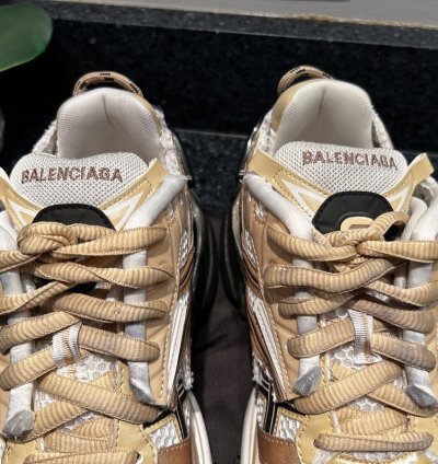 New Balenciaga Runner Track Tan White Size 42 9us