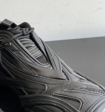 New In Box Tyrex Sneakers 42 Us 9
