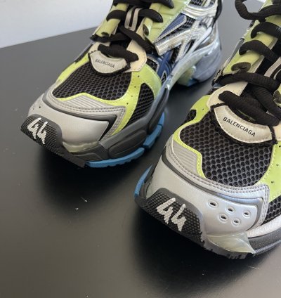 New Og Winter 21 Runner Sneakers 44 Us 11