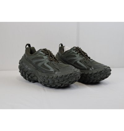 O1rshd1 Monocolor Rubber Mesh Defender Sneakers In Kaki