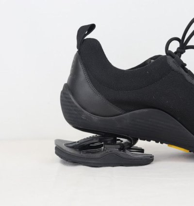 O1rshd1 Toe Low Top Sneakers In Black