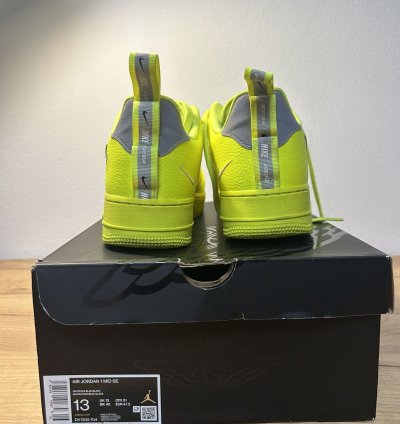 Air Force 1 Lv8 Utility Volt