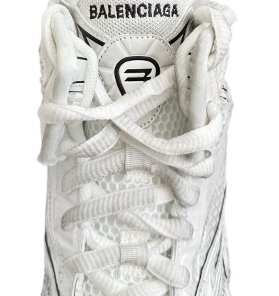 White High Top Mid Runner