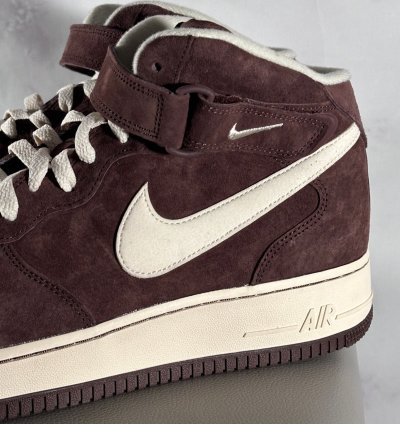 Air Force 1 Mid Qs Chocolate