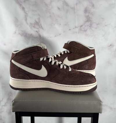 Air Force 1 Mid Qs Chocolate