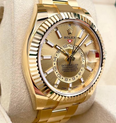 Rolex Sky-dweller 326938 Yellow Gold Champagne Dial Unworn 2023