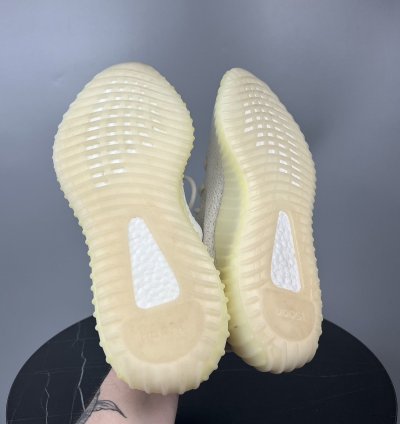 Yeezy Boost 350 2 Cream White Sneakers y0398