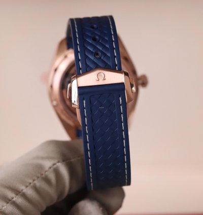 Omega Seamaster Aqua Terra Master 41mm Chronometer Sedna Rose Gold Blue Dial 220 52 41 21 03 001