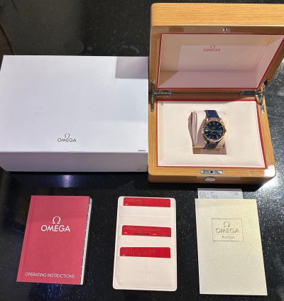 Omega Seamaster Aqua Terra Master Chronometer 2022 Omega Aqua Terra Sedna Gold Full Set Caseback Sticker