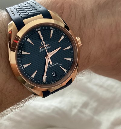 Omega Seamaster Aqua Terra Master Chronometer 2022 Omega Aqua Terra Sedna Gold Full Set Caseback Sticker