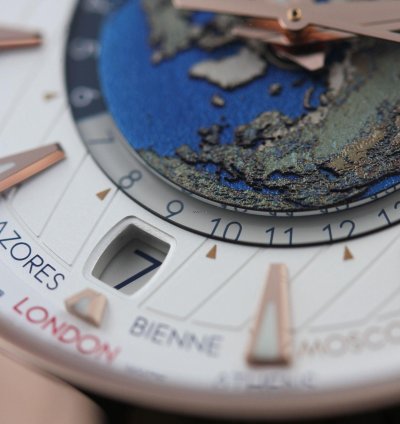Omega Seamaster Aqua Terra Worldtimer 150 43 Mm Sedna Gold Mit Goldband 220 50 43 22 02 001