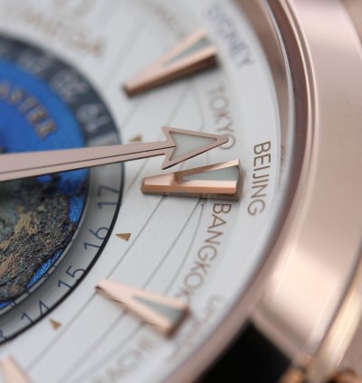 Omega Seamaster Aqua Terra Worldtimer 150 43 Mm Sedna Gold Mit Goldband 220 50 43 22 02 001