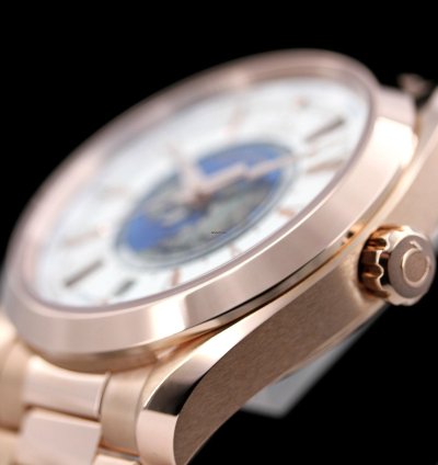 Omega Seamaster Aqua Terra Worldtimer 150 43 Mm Sedna Gold Mit Goldband 220 50 43 22 02 001