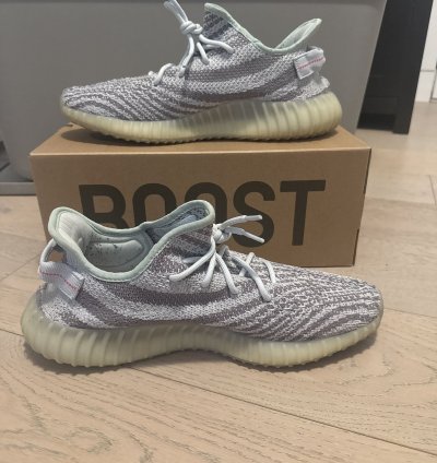 Yeezy Boost 350 V2 B37571 Blue Tint