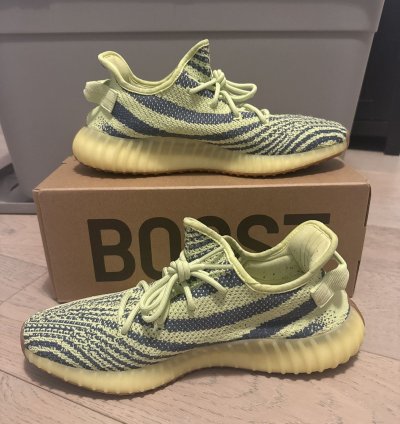 Yeezy Boost 350 V2 B37572 Semi Frozen