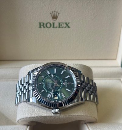Rolex Sky-dweller 336934 Green Dial Jubilee 2024 Unworn Full Set