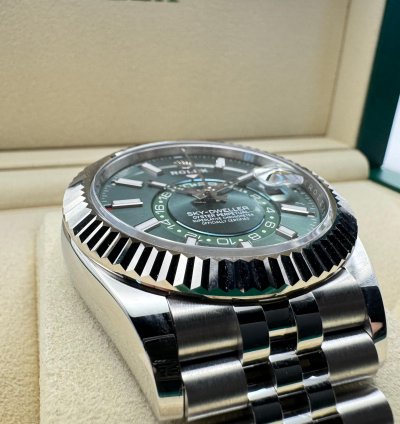 Rolex Sky-dweller 336934 Green Dial Jubilee 2025 New