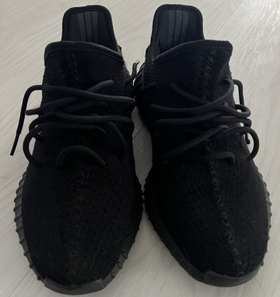 Yeezy Boost 350 V2 Bred