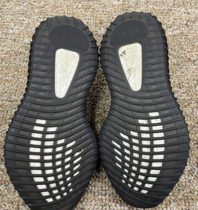 Yeezy Boost 350 V2 Bred 2017
