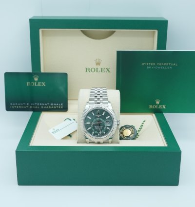 Rolex Sky-dweller 336934 Sky-dweller 42mm Fluted Bezel Green Dial Jubilee Bracelet Complete Set 2024