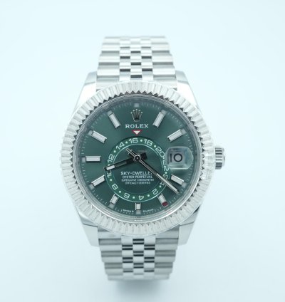 Rolex Sky-dweller 336934 Sky-dweller 42mm Fluted Bezel Green Dial Jubilee Bracelet Complete Set 2024