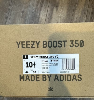 Yeezy Boost 350 V2 Cinder