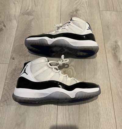 2011 Air Jordan 11 Retro Concord Size 9