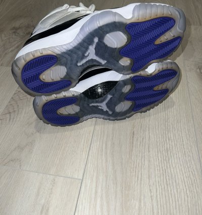 2011 Air Jordan 11 Retro Concord Size 9
