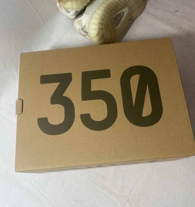 Yeezy Boost 350 V2 Cream White Triple White
