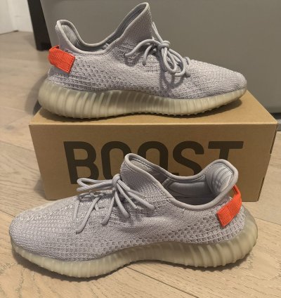 Yeezy Boost 350 V2 Fx9017 Tail Light