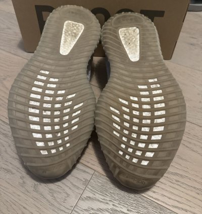 Yeezy Boost 350 V2 Fx9017 Tail Light