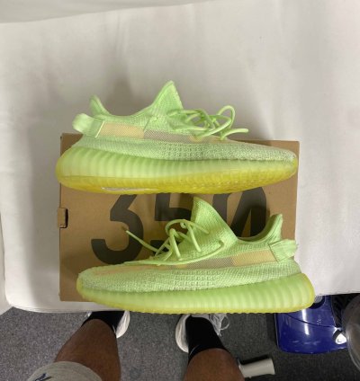 Yeezy Boost 350 V2 Gid Glow