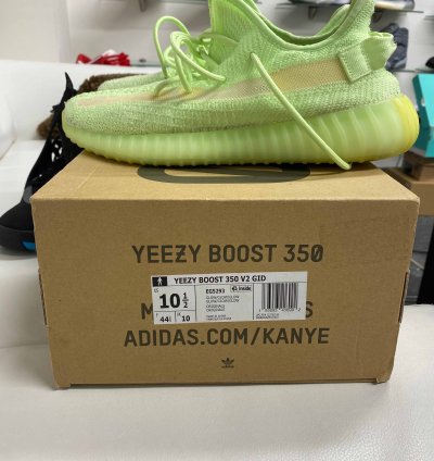 Yeezy Boost 350 V2 Gid Glow